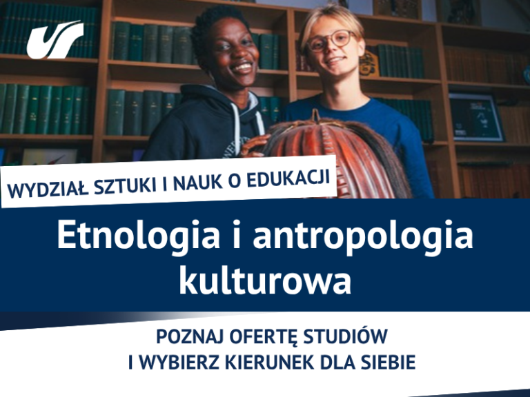 Dwoje uśmiechniętych studentów trzymających dużą dynię stoi przed regałami z książkami. Tekst promuje studia z zakresu antropologii kulturowej i etnologii na Wydziale Sztuki i Edukacji.